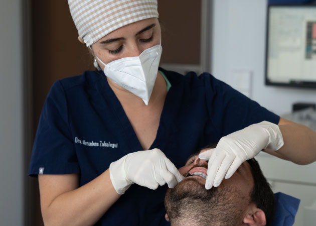 Colocación de implantes dentales en Bilbao