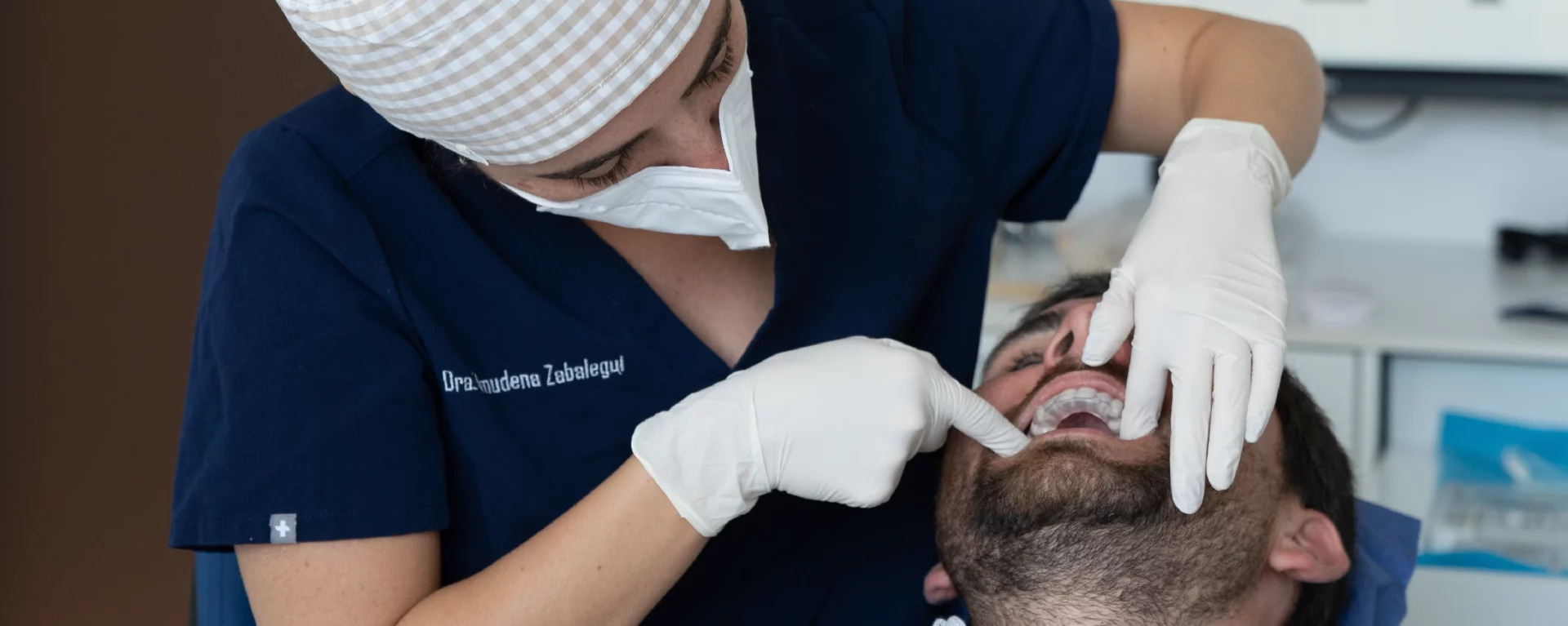 Estética dental en Bilbao, Clínica Zabalegui