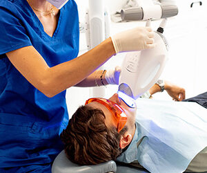 Blanqueamiento dental: qué es y cuáles son sus ventajas