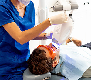 Blanqueamiento dental: qué es y cuáles son sus ventajas