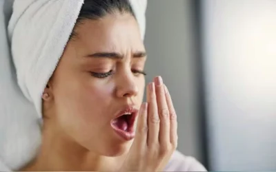 ¿Por qué tengo mal aliento? Causas y soluciones 