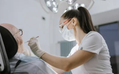 Tratamiento de la periimplantitis y cómo afecta a los implantes dentales